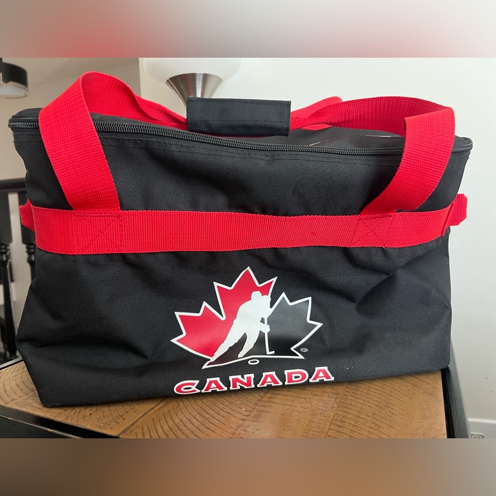 Team Canada Cooler Bag - NWOT